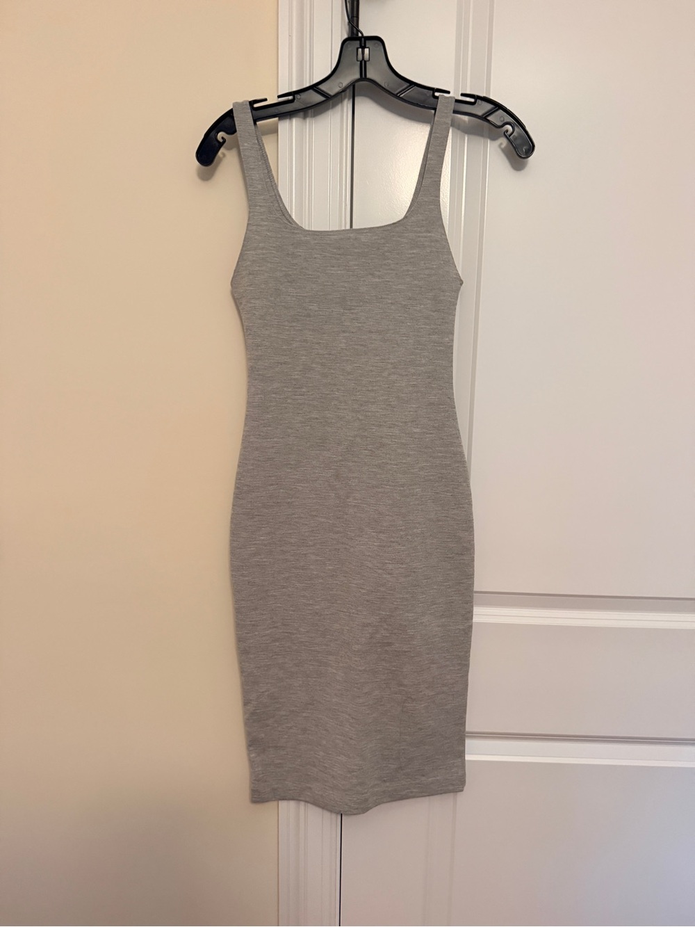 Zara Sleeveless Square-Neck Bodycon Dress in Light Gray